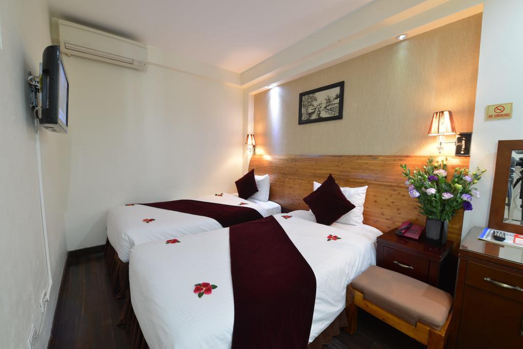 B&B Hanoi Hotel Room photo